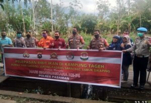 Polres dan Dinas Perikanan Pasaman Lepaskan 5000 Bibit Ikan di Kampung Tageh Padang Sarai